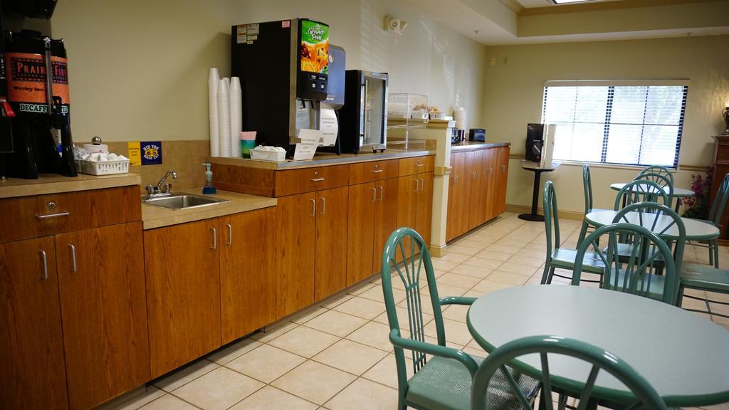 Wesley Inn Wichita Kültér fotó